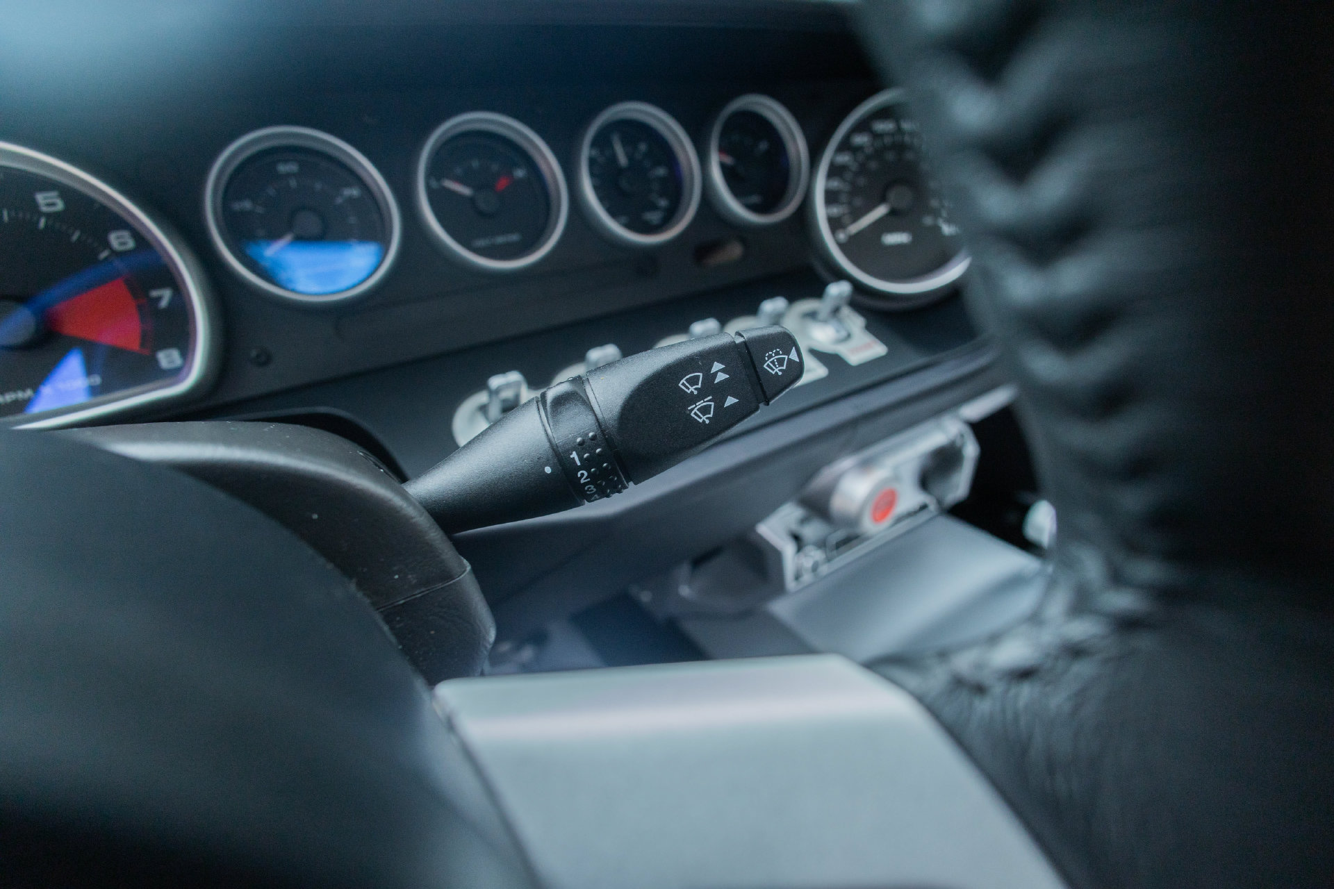 Used 2006 Ford GT RWD image 67