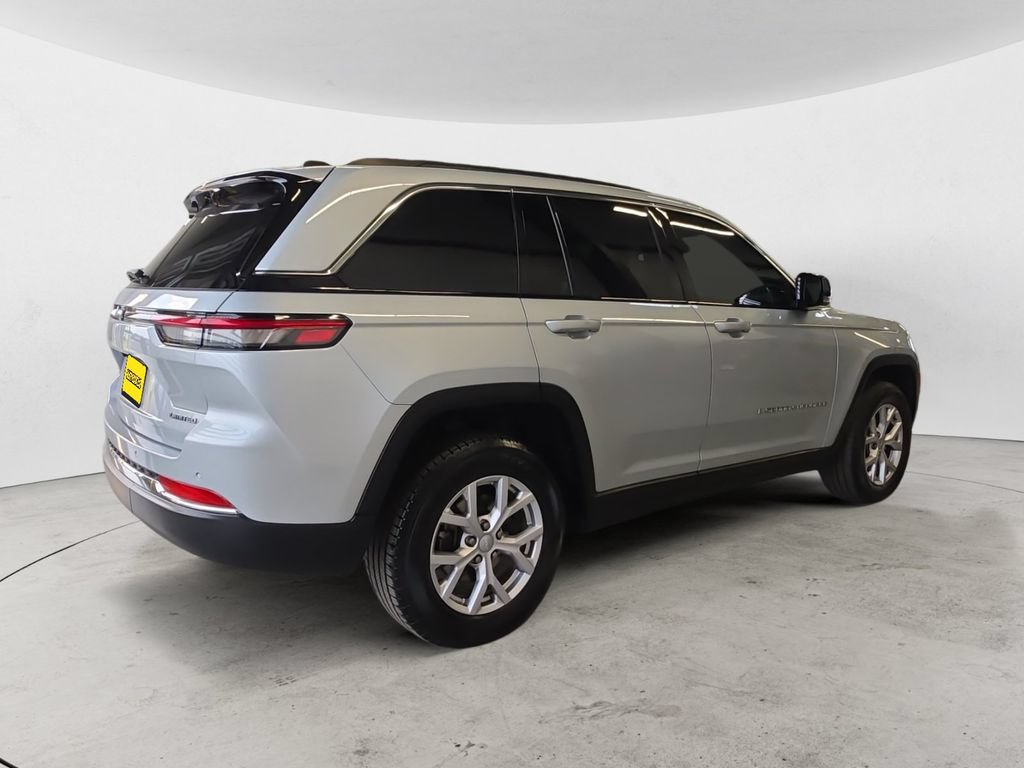 Used 2022 Jeep Grand Cherokee Limited AWD/4WD image 5