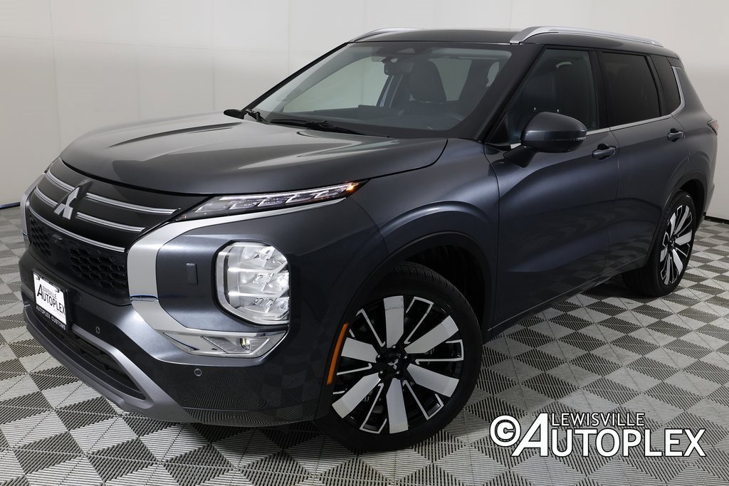 Used 2025 Mitsubishi Outlander SEL image 1