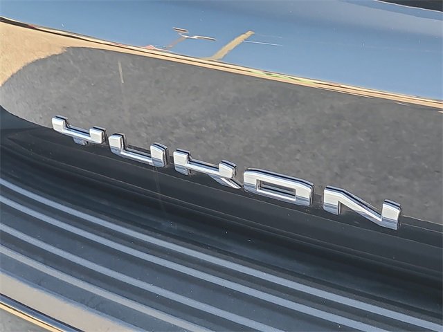 Used 2024 GMC Yukon XL SLT image 10