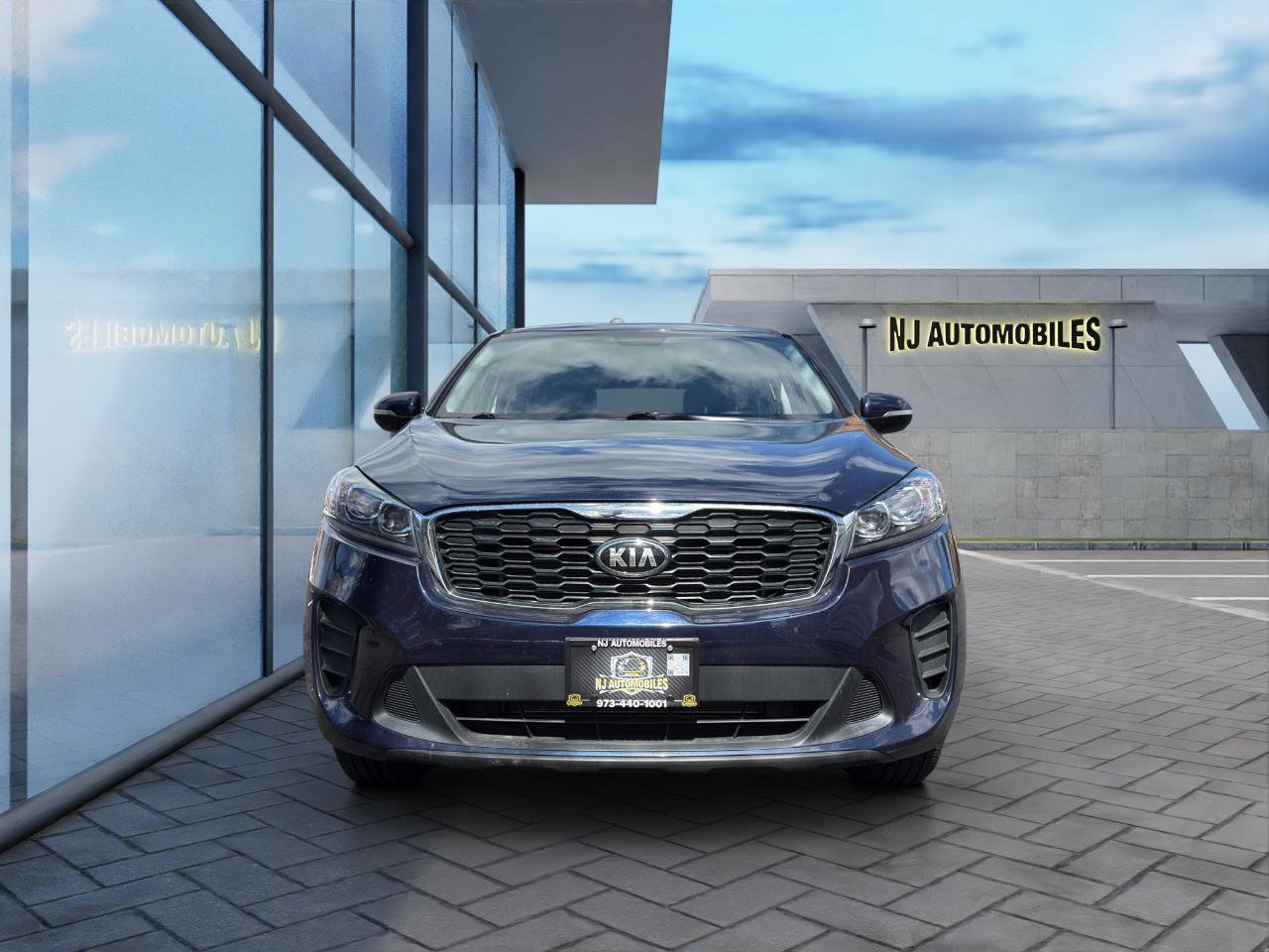 Used 2020 Kia Sorento LX image 2