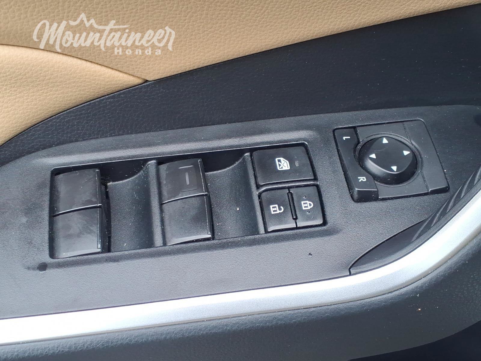 Used 2019 Toyota RAV4 XLE w/ Convenience Package AWD/4WD image 32