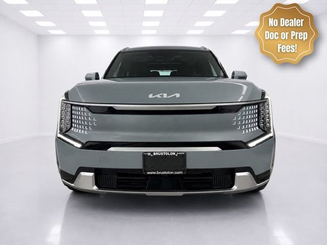 Used 2024 Kia EV9 Land AWD/4WD image 3