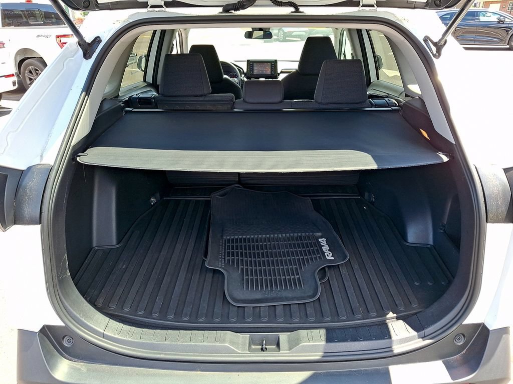 Used 2019 Toyota RAV4 LE w/ All Weather Liner Package AWD/4WD image 28