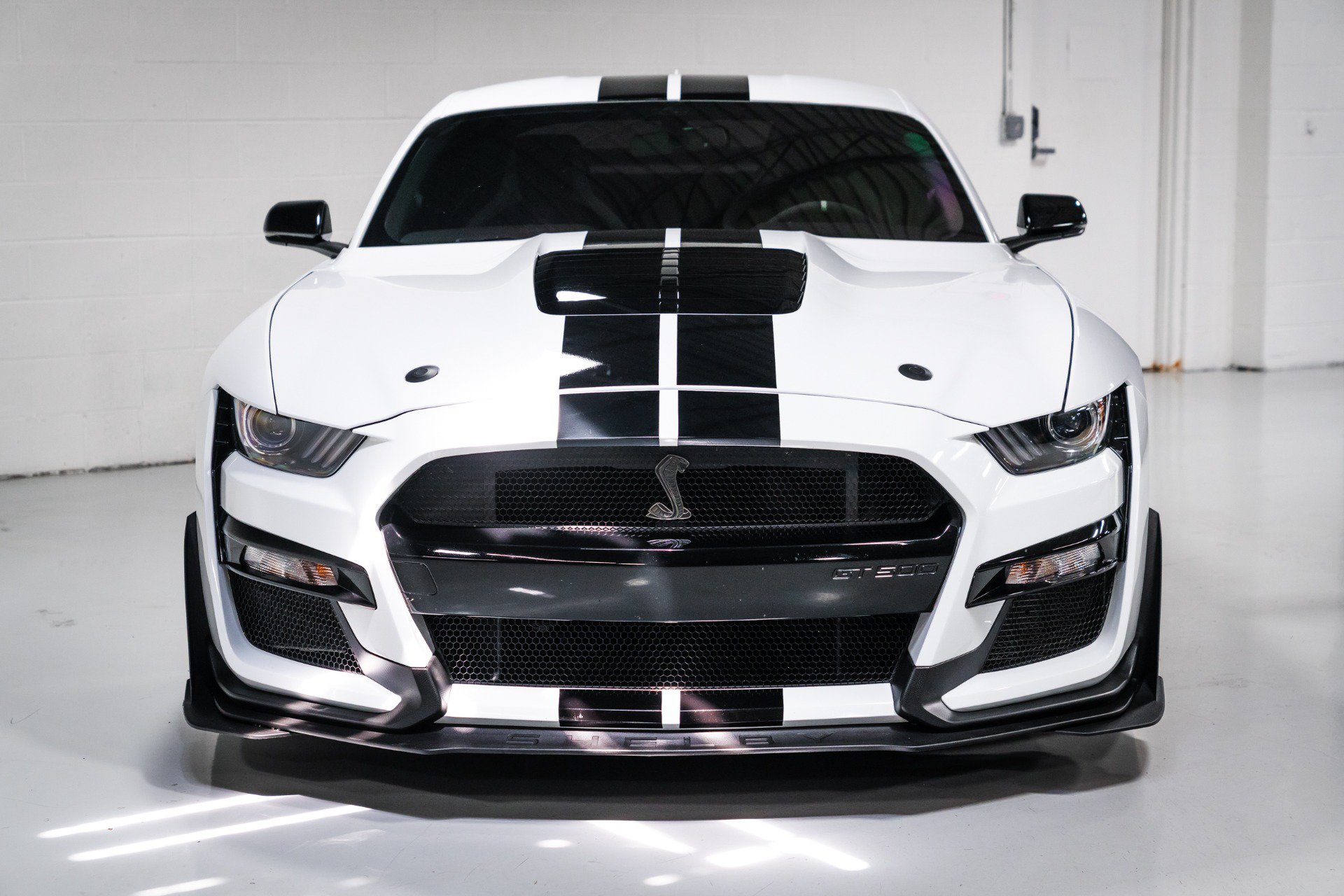 Used 2022 Ford Mustang Shelby GT500 w/ Carbon Fiber Track Pack RWD image 8