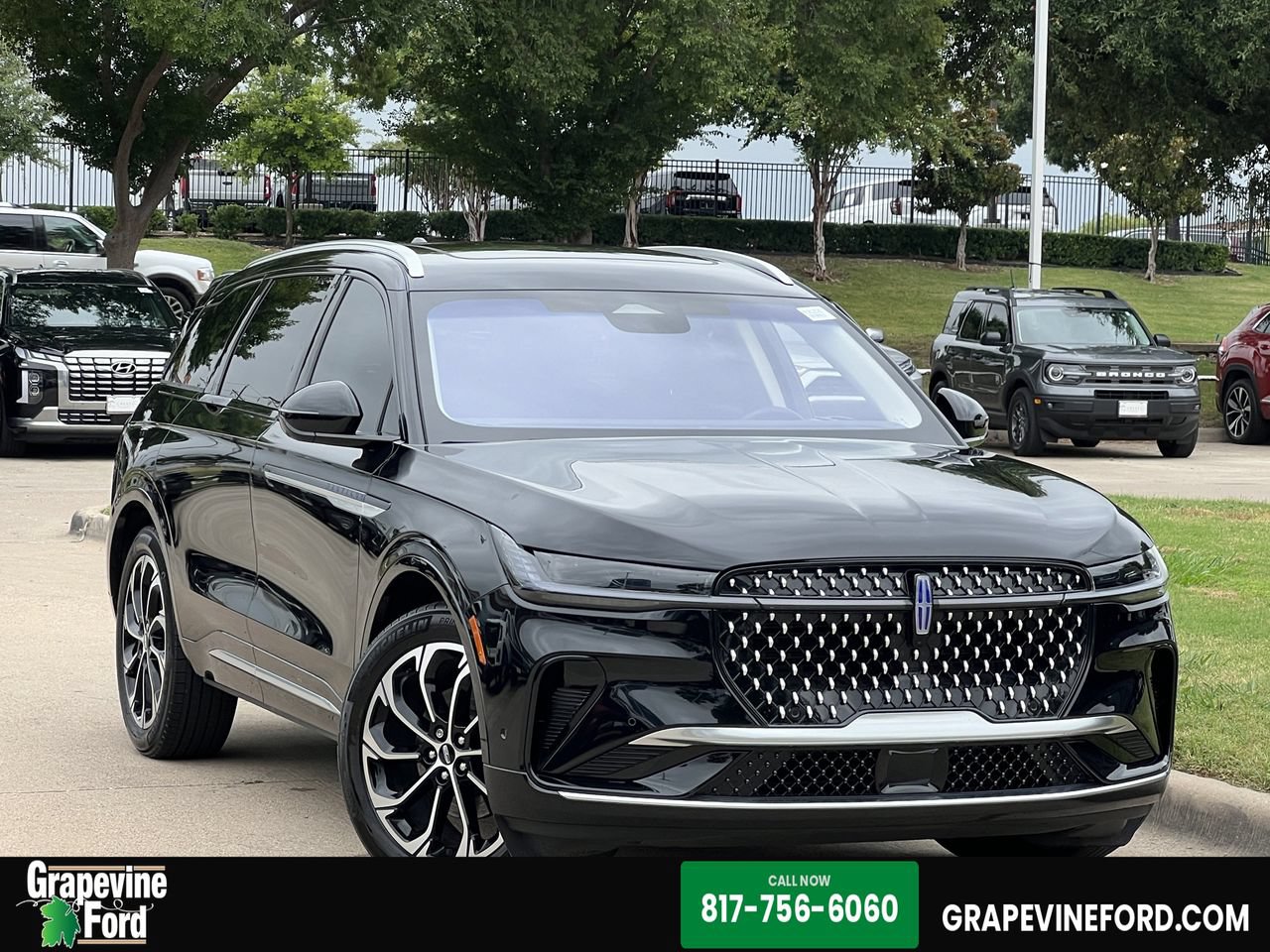 Used 2024 Lincoln Nautilus Reserve w/ Equipment Group 202A AWD/4WD image 1