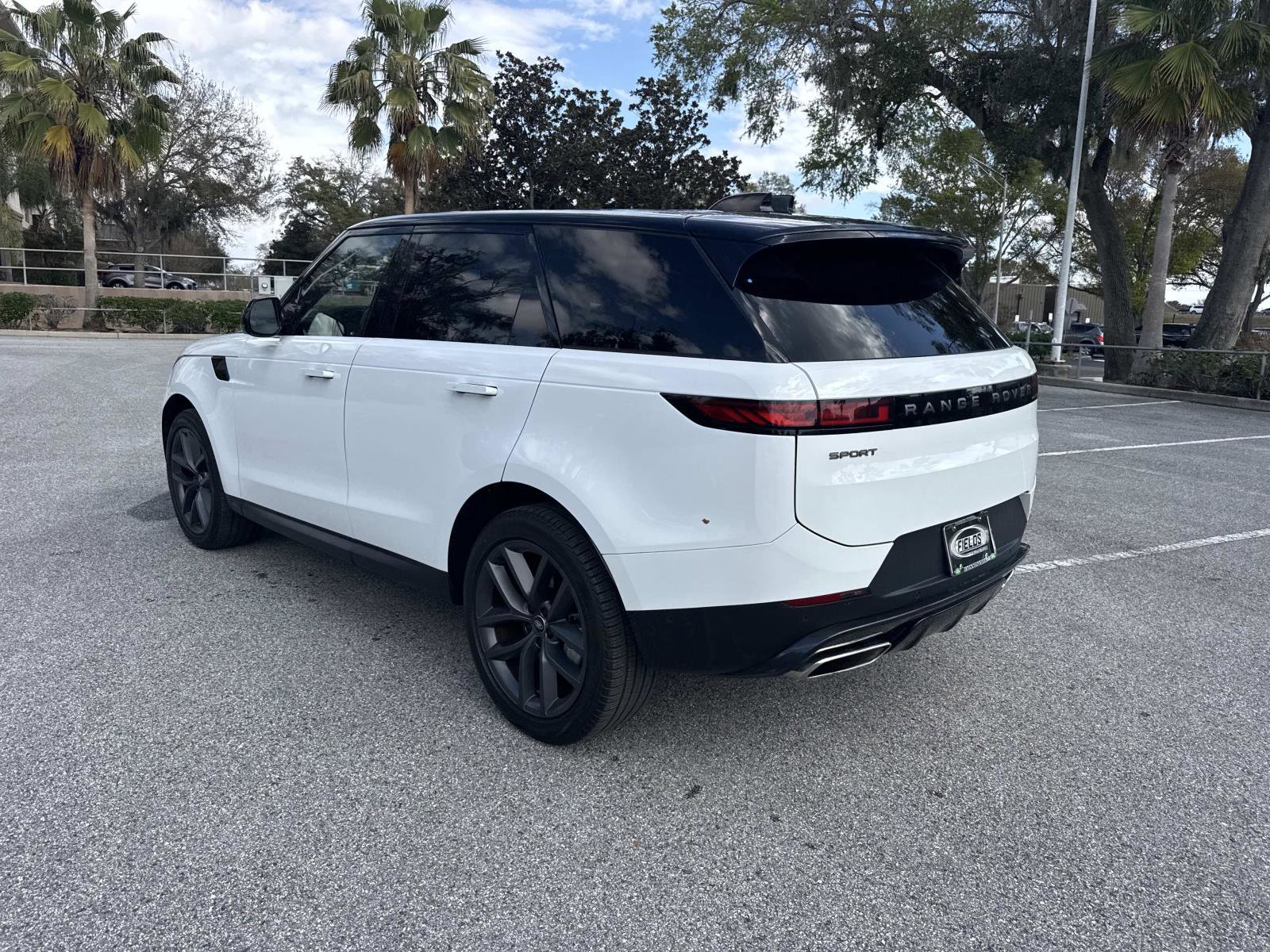 Used 2024 Land Rover Range Rover Sport SE image 6