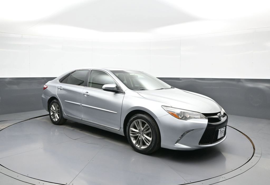 Used 2017 Toyota Camry SE w/ Protection Package (Q2) FWD image 4