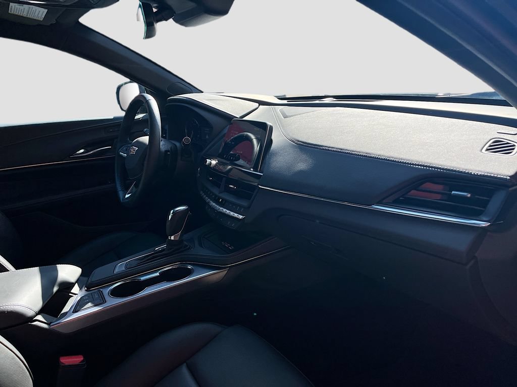Used 2025 Cadillac CT4 Premium Luxury RWD image 29