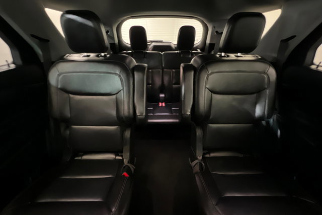 Used 2023 Ford Explorer Limited AWD/4WD image 26