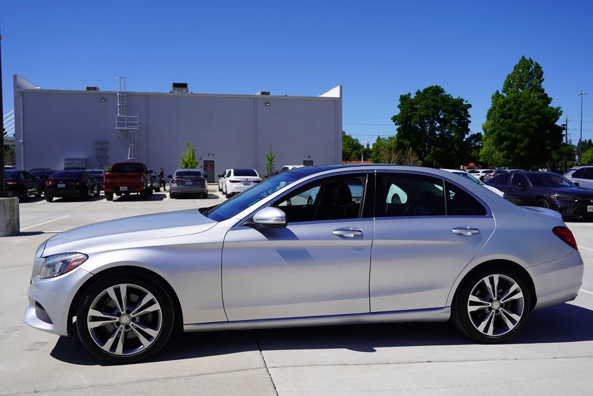 Used 2015 Mercedes-Benz C 300 Sedan image 3