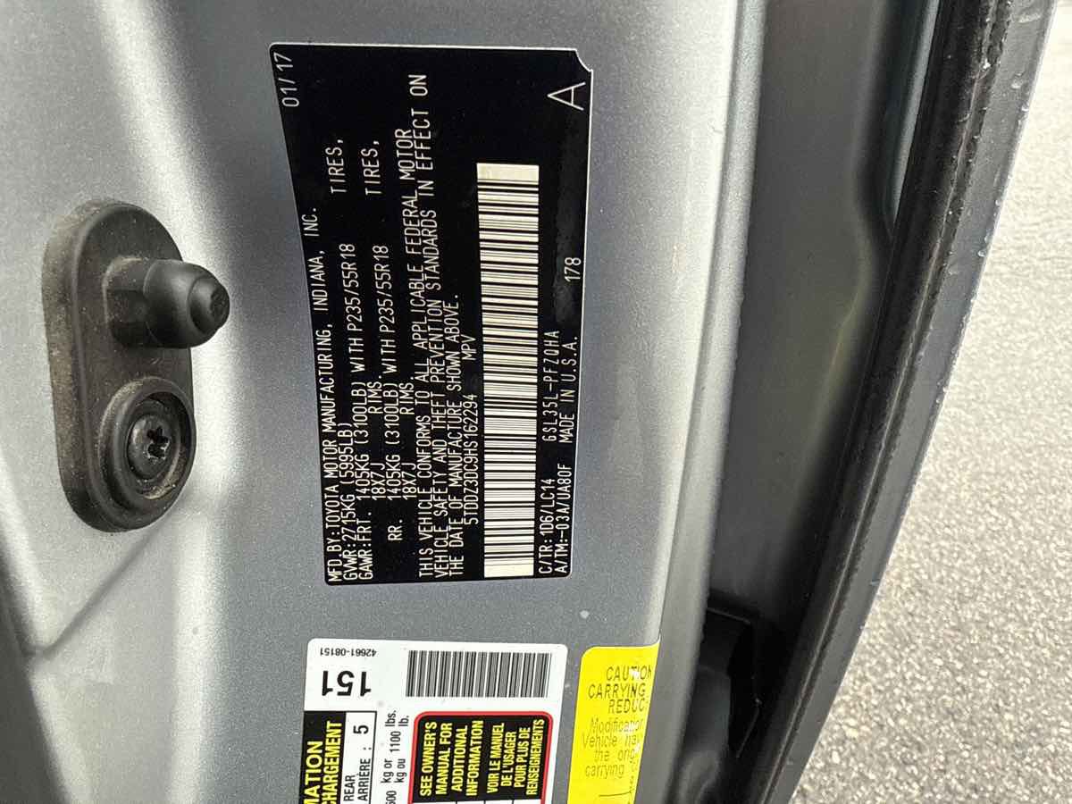 Used 2017 Toyota Sienna XLE Premium image 24