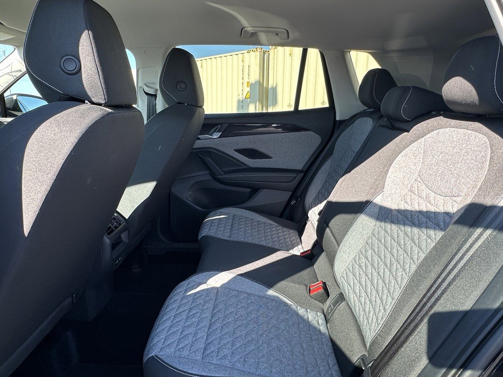 Used 2025 Volkswagen Tiguan S image 10