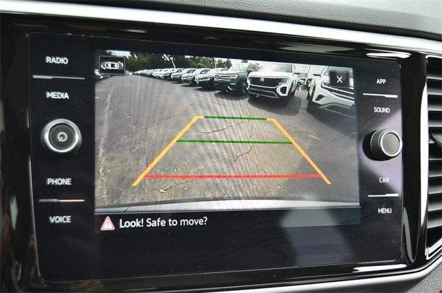 Used 2023 Volkswagen Atlas SE w/ Panoramic Sunroof Package image 13
