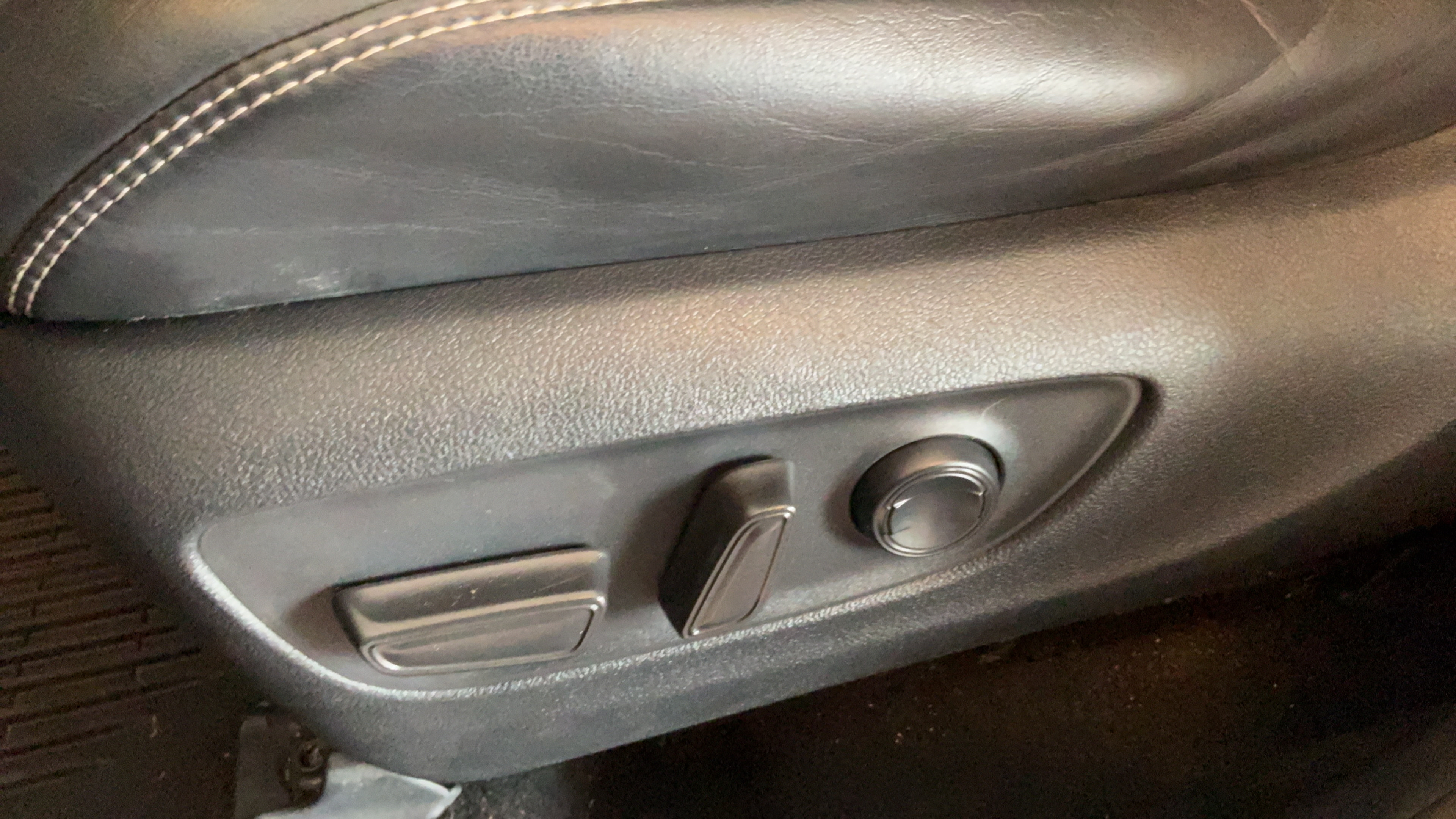 Used 2019 Toyota RAV4 XLE Premium w/ Advanced Technology Package FWD image 24