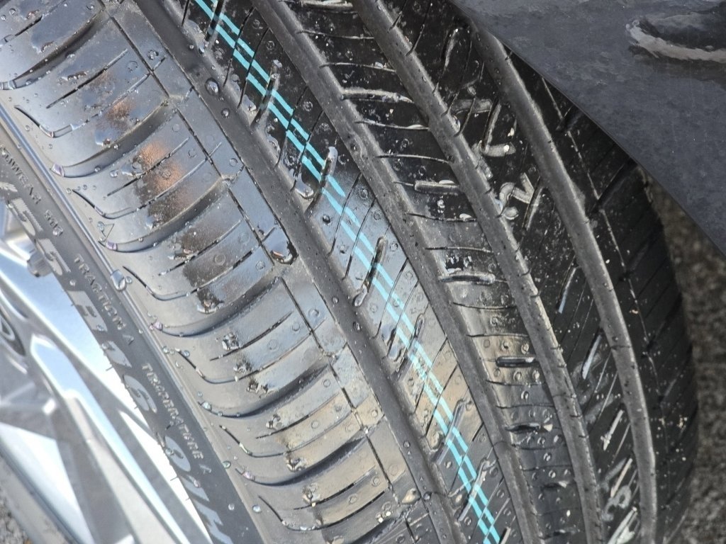 Used 2025 Hyundai Elantra Blue image 4