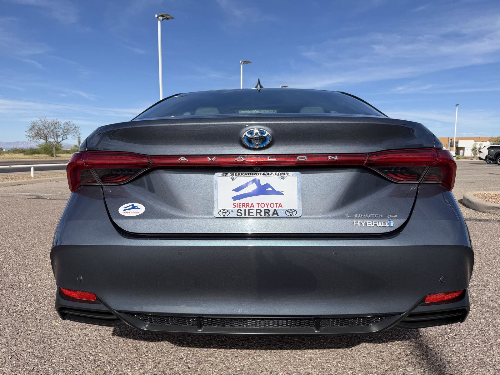 Used 2020 Toyota Avalon Limited w/ Advanced Safety Package FWD image 5