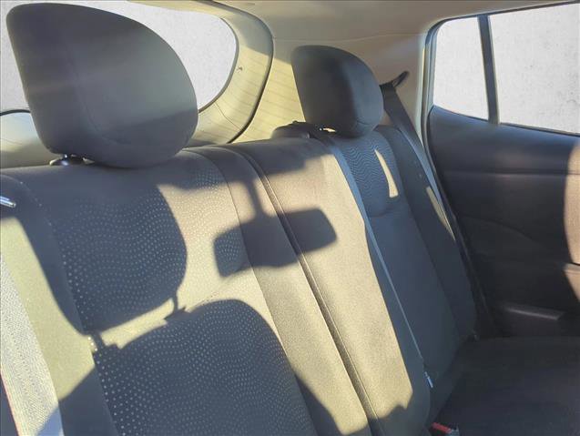 Used 2015 Nissan Leaf SV w/ LED & Quick Charge Package image 17