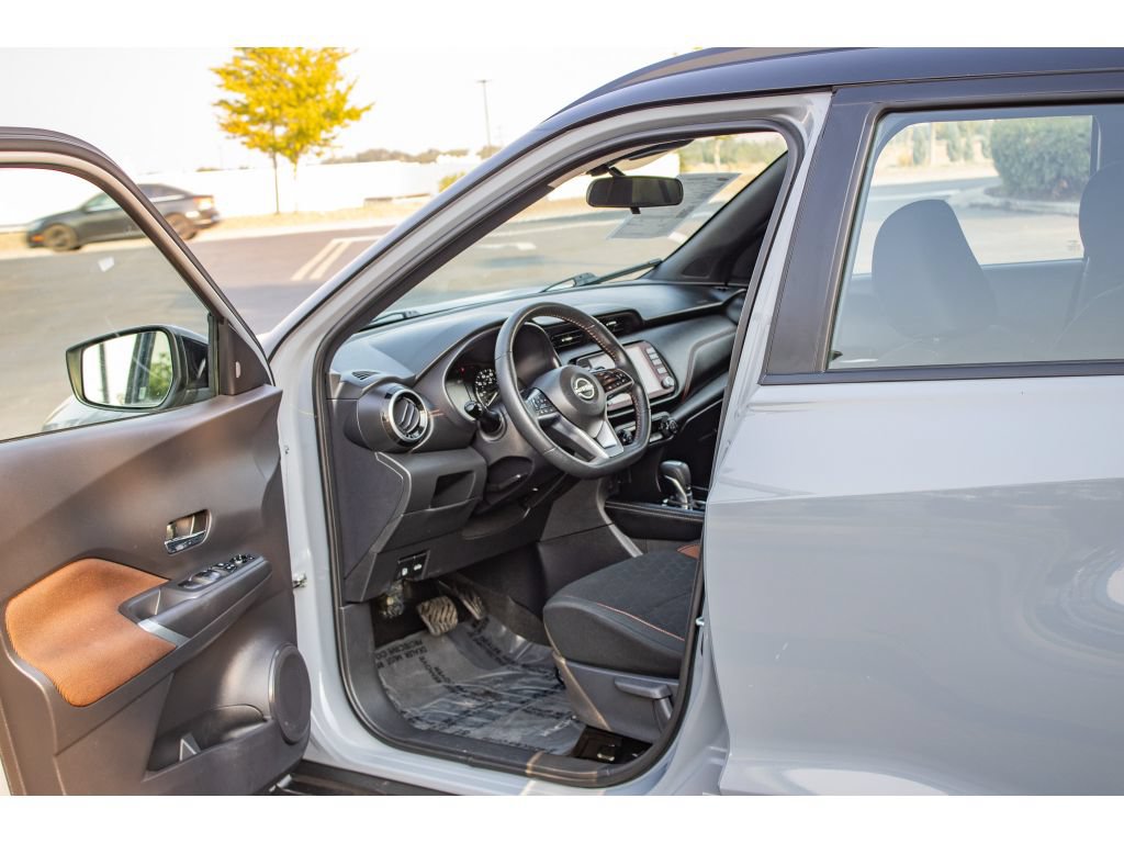 Used 2024 Nissan Kicks SR FWD image 25