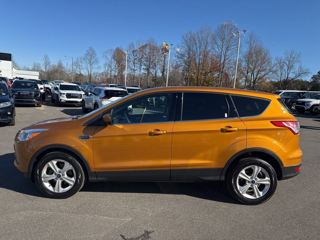 Used 2016 Ford Escape SE image 2
