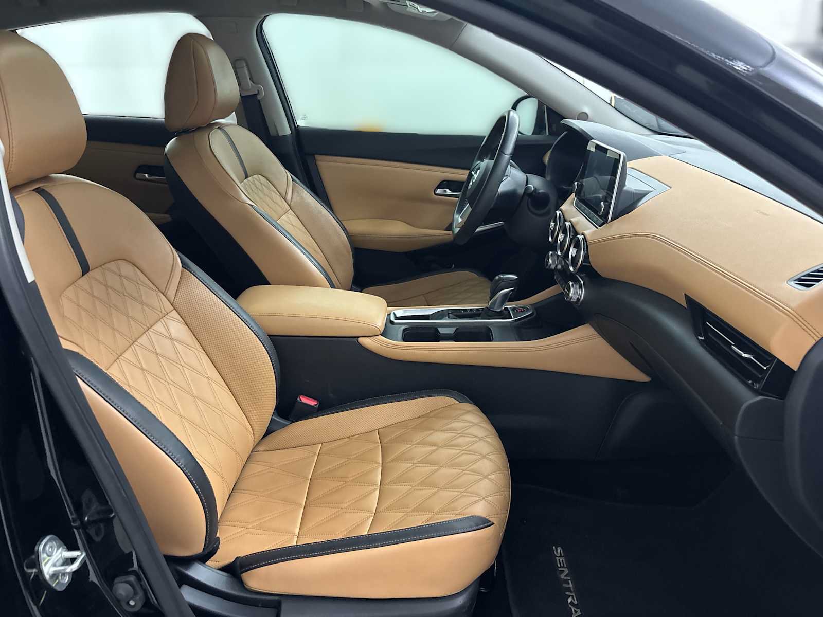 Used 2020 Nissan Sentra SV w/ SV Premium Package FWD image 25