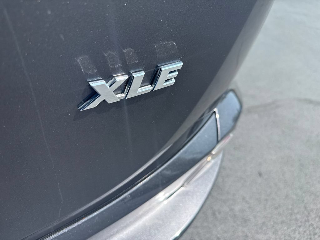 Used 2017 Toyota RAV4 XLE FWD image 37