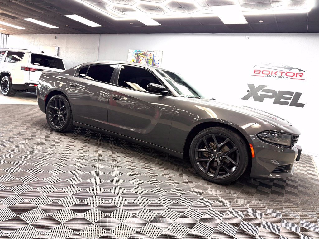 Used 2023 Dodge Charger SXT w/ Blacktop Package RWD image 2