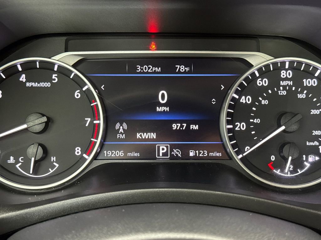Used 2024 Nissan Sentra SR w/ SR Premium Package image 22
