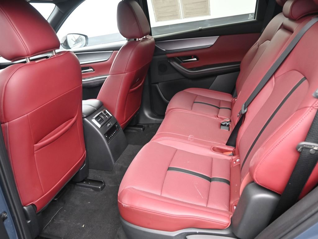 Used 2025 MAZDA CX-70 Plug-In Hybrid w/ Premium Plus image 11