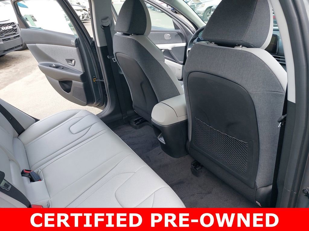 Certified 2025 Hyundai Elantra Limited image 12