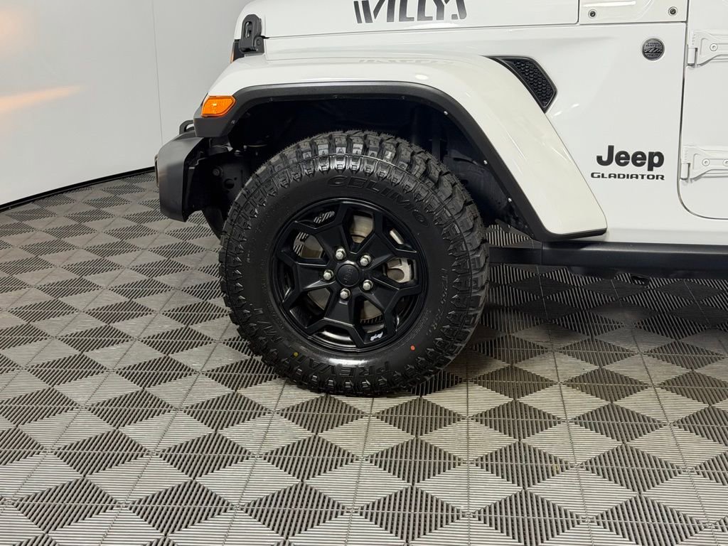 Certified 2022 Jeep Gladiator Willys image 11