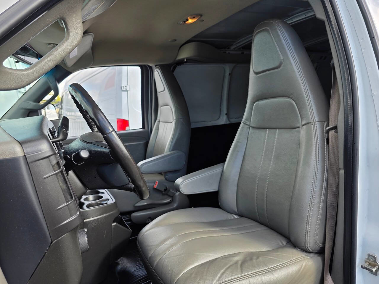 Used 2023 GMC Savana 2500 Extended w/ Driver Convenience Package image 11