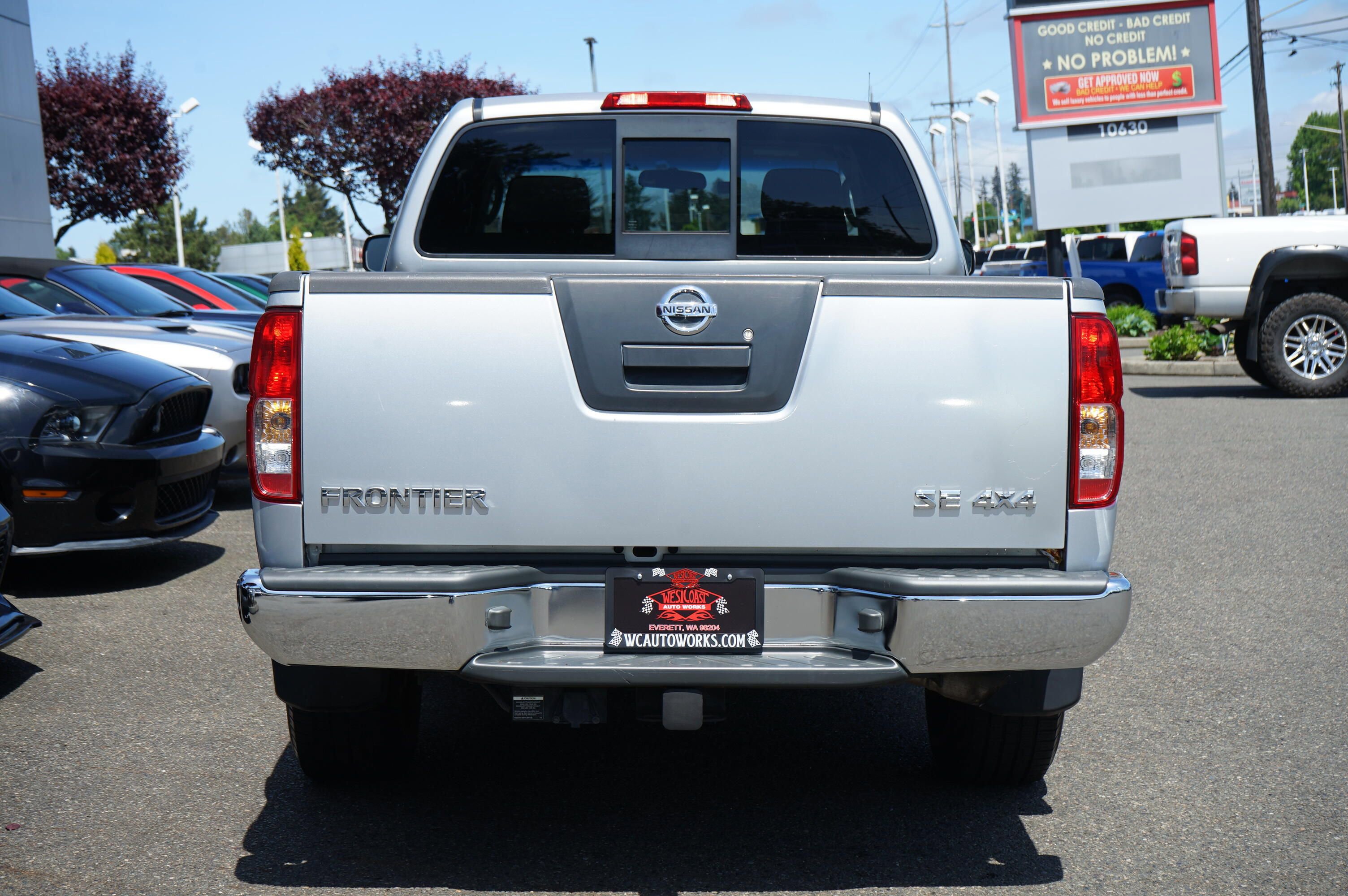 Used 2007 Nissan Frontier SE w/ SE Value Truck Pkg AWD/4WD image 4