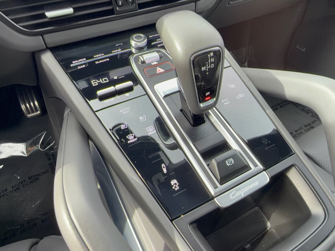 Certified 2022 Porsche Cayenne Turbo AWD/4WD image 21