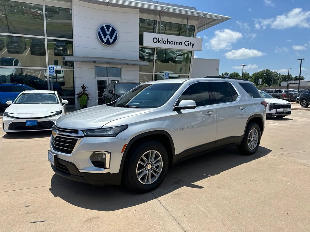 Used 2022 Chevrolet Traverse LT FWD image 1