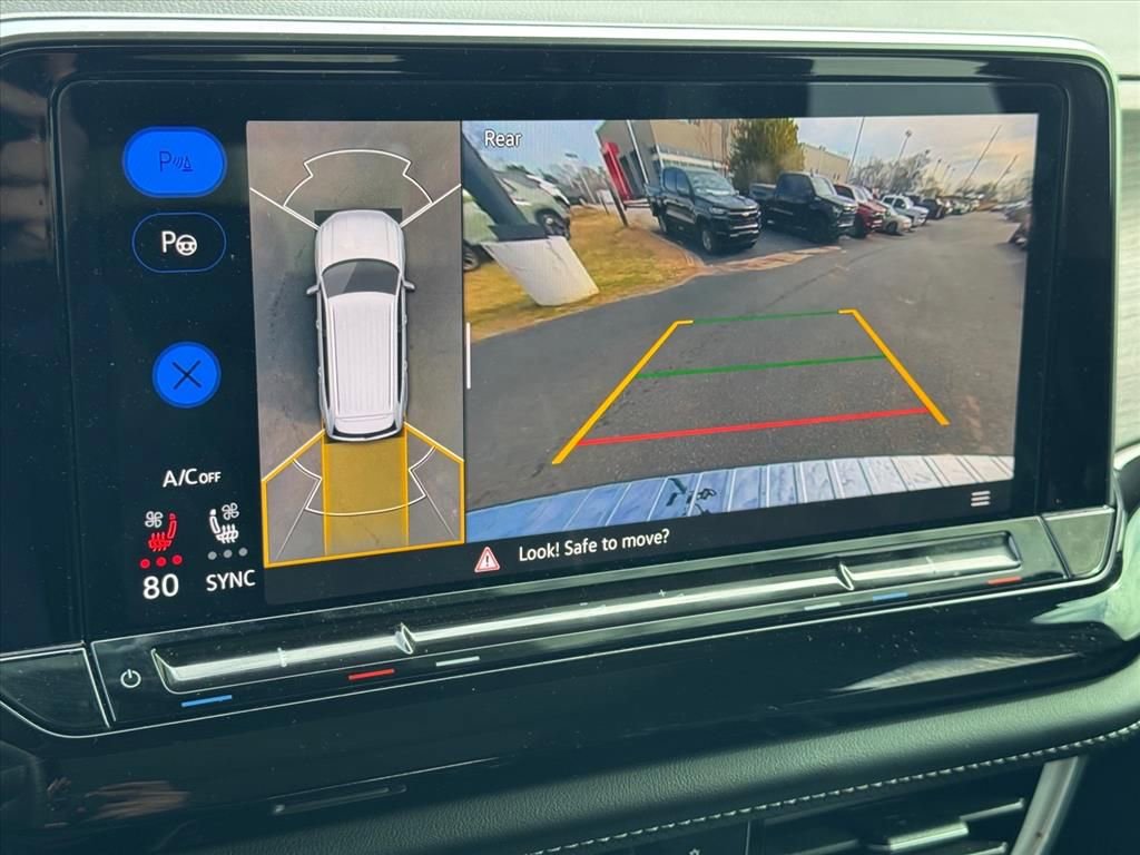 Used 2024 Volkswagen Atlas SEL Premium R-Line image 23