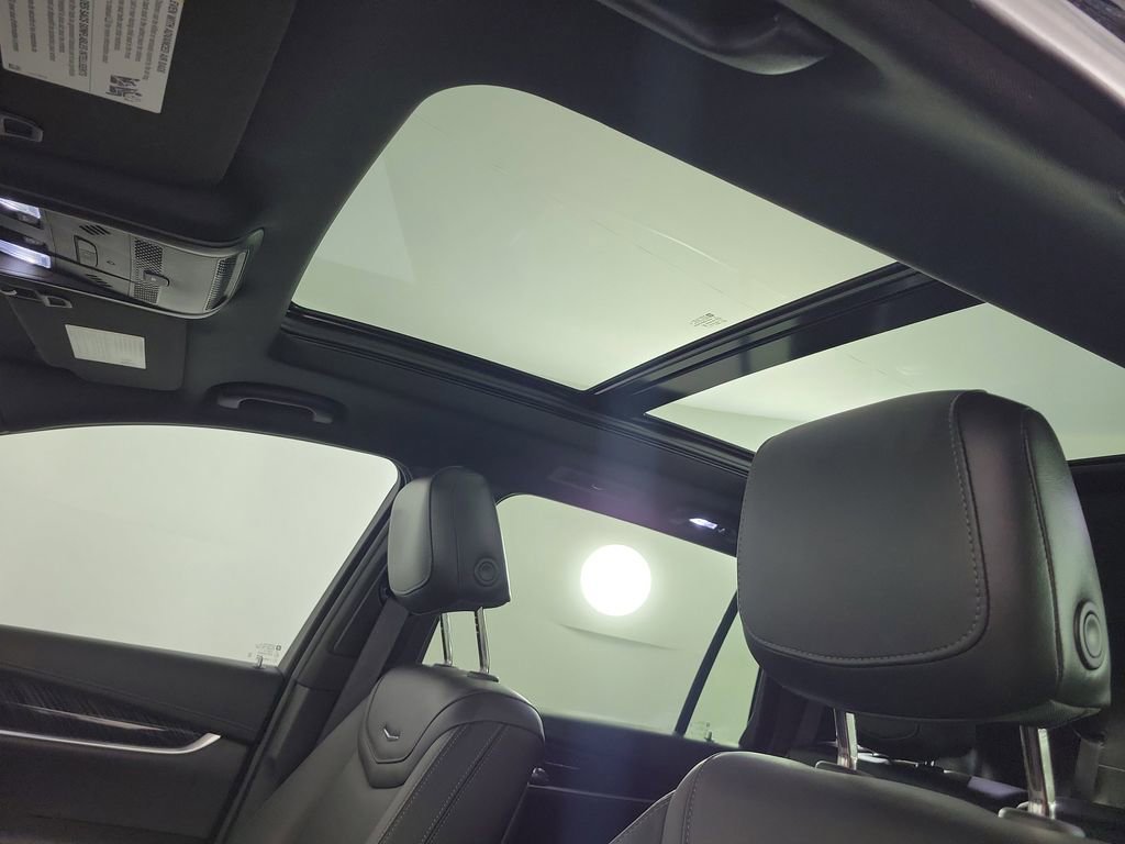 Used 2023 Cadillac XT6 Premium Luxury w/ Technology Package FWD image 18