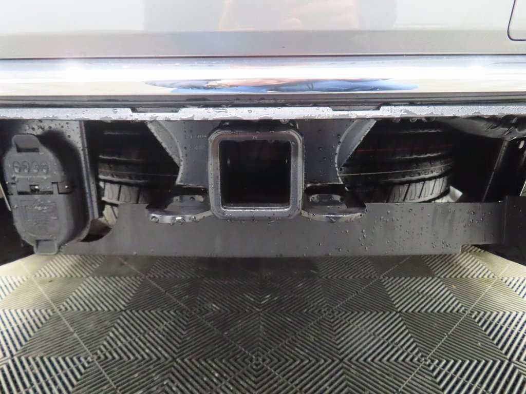 Used 2025 Chevrolet Suburban Premier image 44