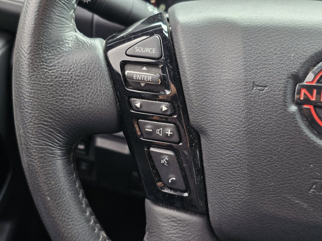 Used 2022 Nissan Frontier PRO-4X AWD/4WD image 32