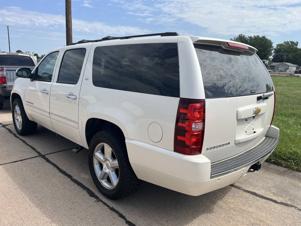 Used 2013 Chevrolet Suburban LTZ AWD/4WD image 3