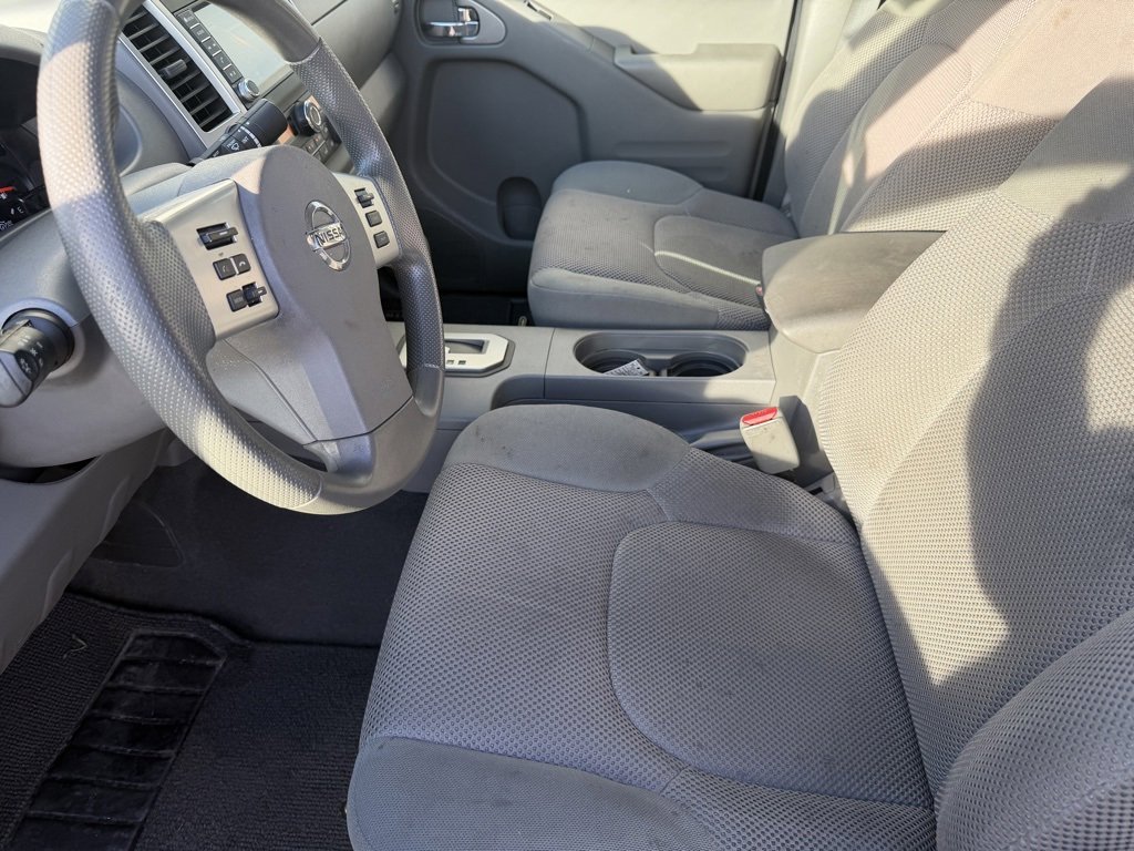 Used 2021 Nissan Frontier SV w/ Midnight Edition Floor Mats image 6