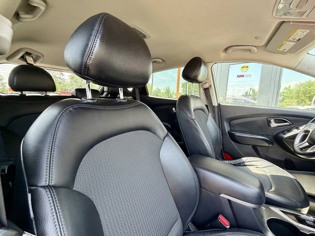 Used 2011 Hyundai Tucson GLS AWD/4WD image 29