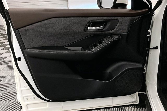 Used 2021 Nissan Rogue SV AWD/4WD image 21