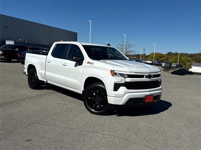 Used 2024 Chevrolet Silverado 1500 RST w/ Z71 Off-Road Package image 2