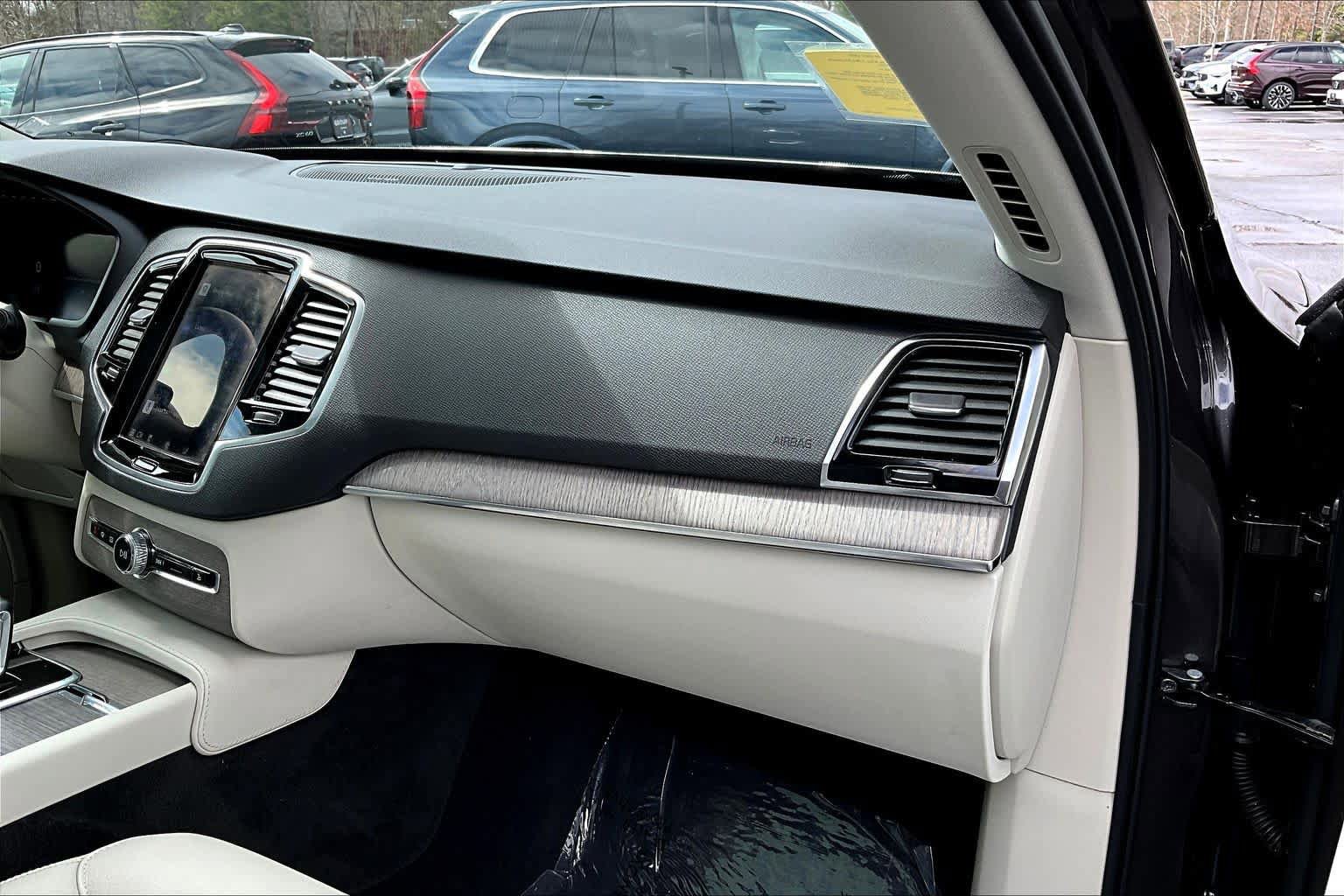 Certified 2023 Volvo XC90 B6 Plus w/ Protection Package Premier AWD/4WD image 18