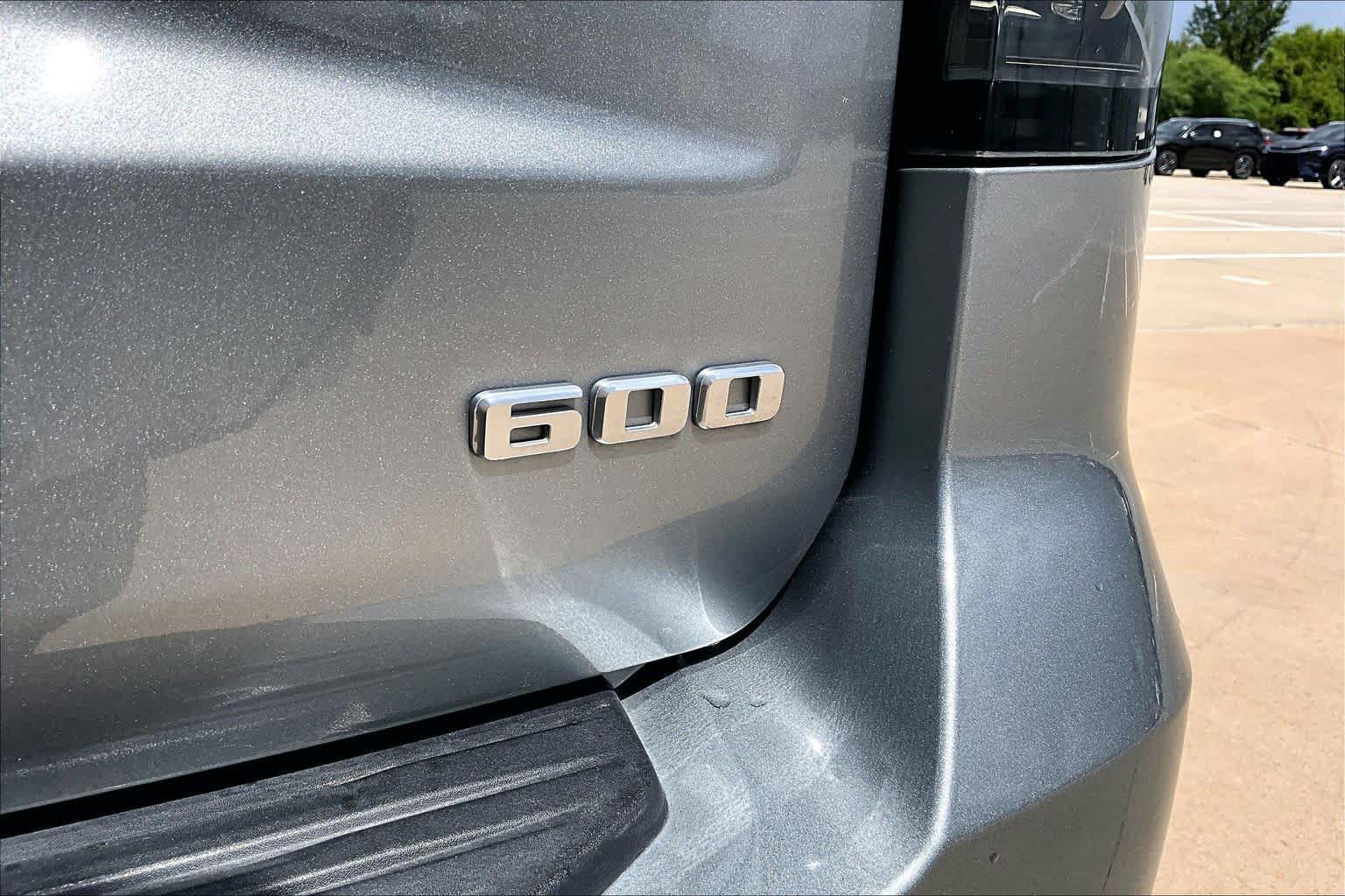 Used 2024 Cadillac Escalade Premium Luxury RWD image 9
