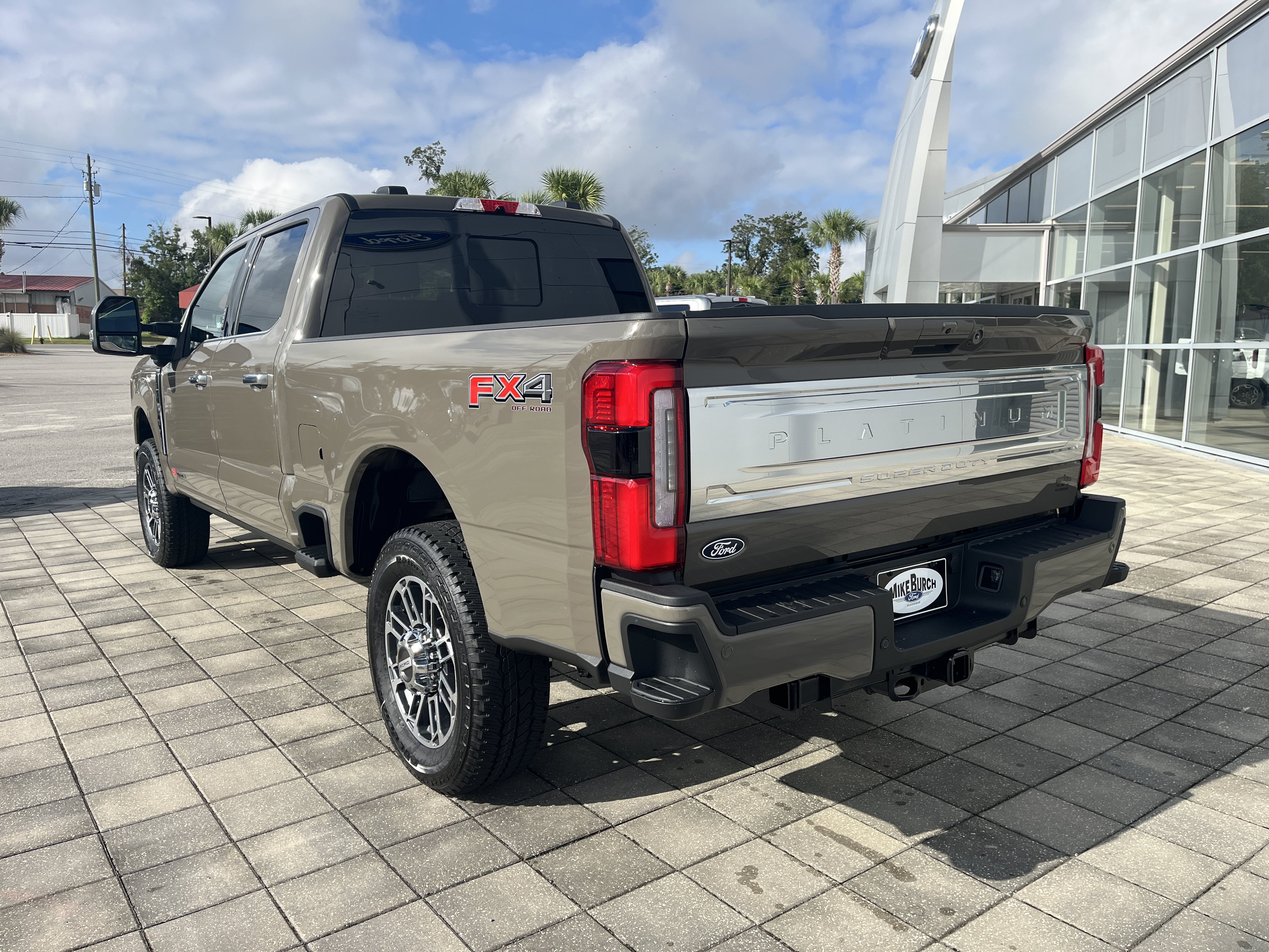 New 2027 Ford F350 Platinum w/ Platinum Plus Package AWD/4WD image 5