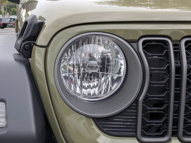 Used 2025 Jeep Wrangler Sport AWD/4WD image 13