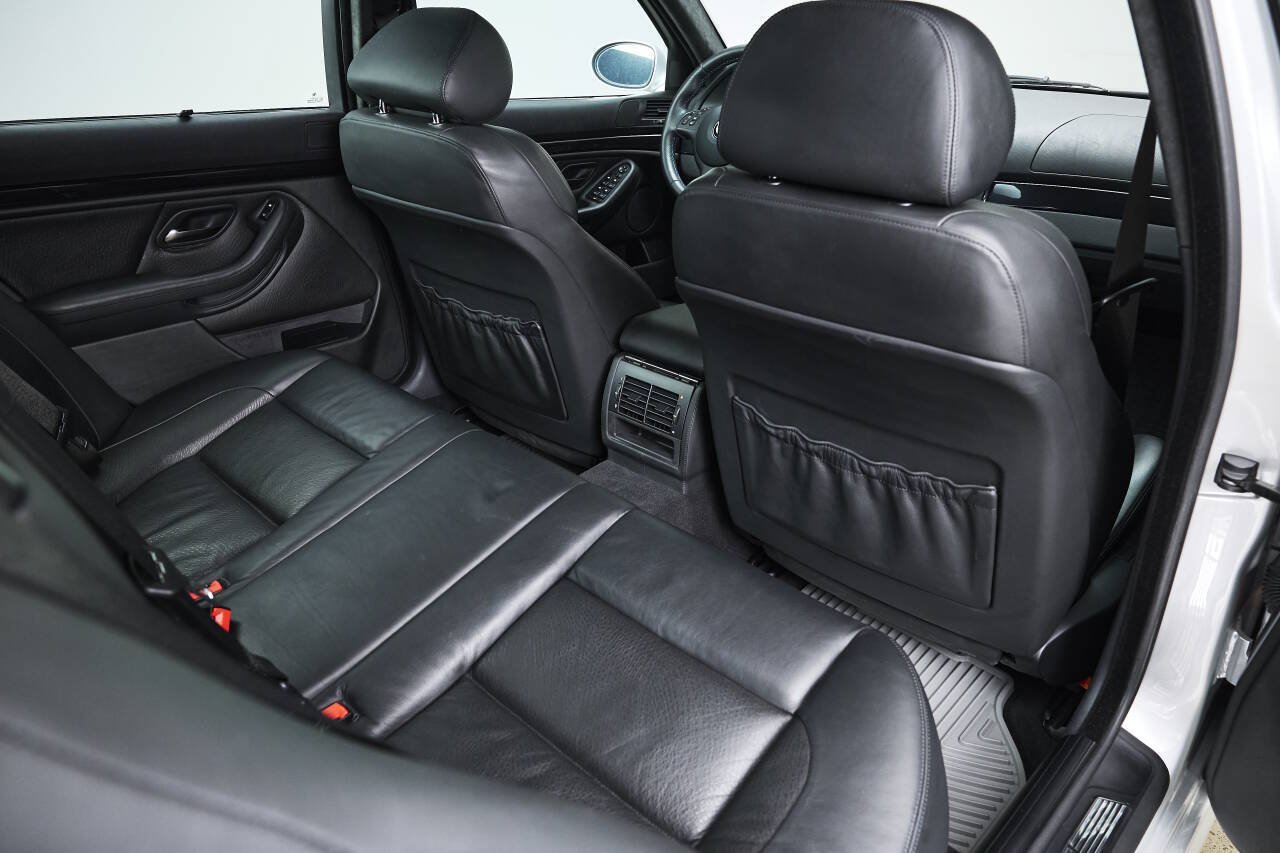 Used 2003 BMW M5 RWD image 82
