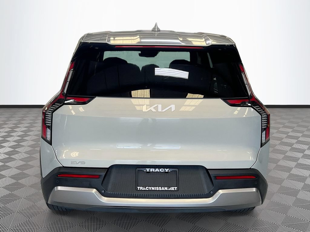Used 2024 Kia EV9 Light RWD image 6